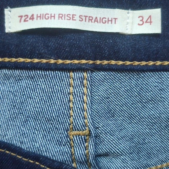 Levi High Rise Straight Leg Jeans (worn once!) - Picture 3 of 7